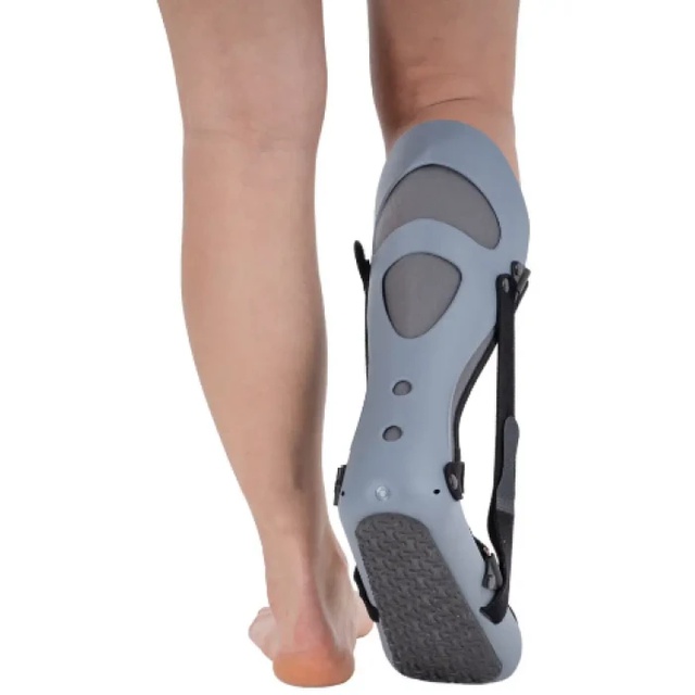 Придбати фіксатор на гомілковостопний суглоб, турецький нічний чобіток W640 чорного кольору замовити на сайті Orto-med.com.ua