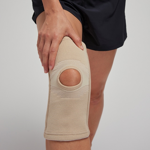 Купить эластичный наколенник с боковыми вставками TN-211, Orliman, (Испания), бежевого цвета, три размера на сайте orto-med.com.ua