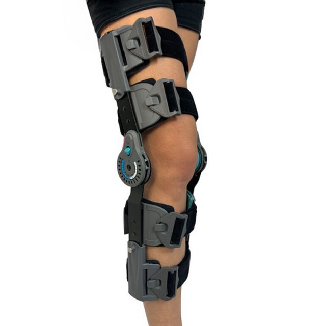 Колінний фіксатор Aurafix 746 з регулюванням кута, Туреччина (чорний) обрати на сайті Orto-med.com.ua