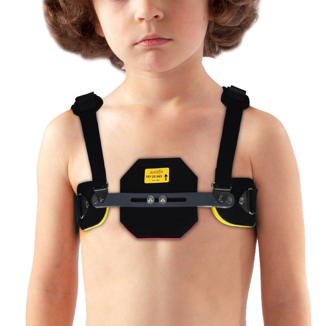 Купити чорний корсет при килевидній деформації грудної клітини Aurafix 965, Туреччина на orto-med.com.ua