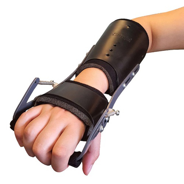 Термопластична шина на зап'ястя руки Aurafix ORT-07C динамічна, Туреччина, чорний замовити на сайті Orto-med.com.ua