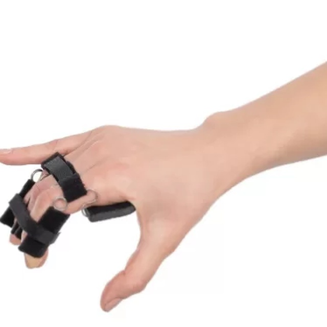 Замовити фіксатор на пальців Bandage W338, турецький чорного кольору  на сайті Orto-med.com.ua