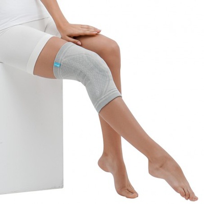 Купити ортез на коліно сірий з силіконовим кільцем Toros-Group на сайті Orto-med.com.ua