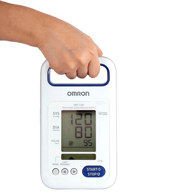 Обрати професійний монітор артеріального тиску OMRON, Японія (білий) на сайті Orto-med.com.ua