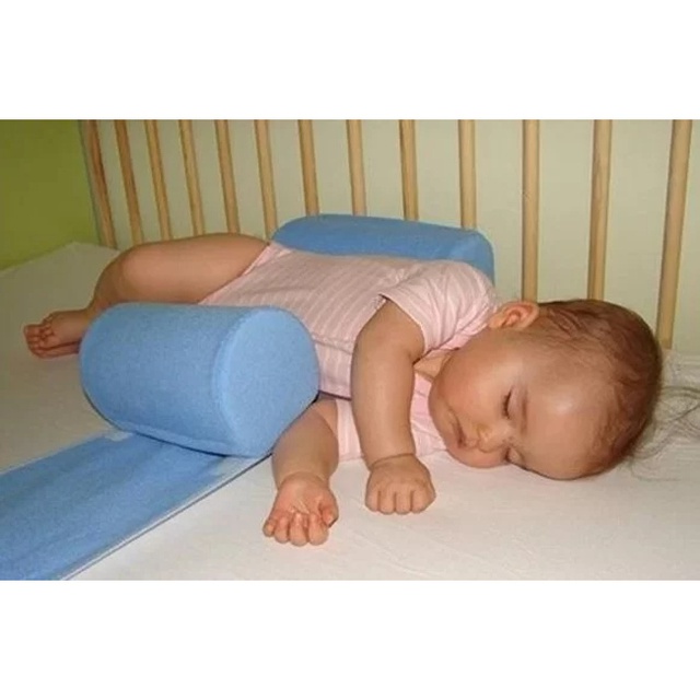 Для чего нужна ортопедическая подушка для новорожденных?