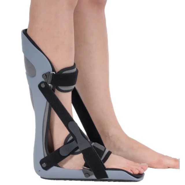 Придбати фіксатор на гомілковостопний суглоб, турецький нічний чобіток W640 чорного кольору замовити на сайті Orto-med.com.ua