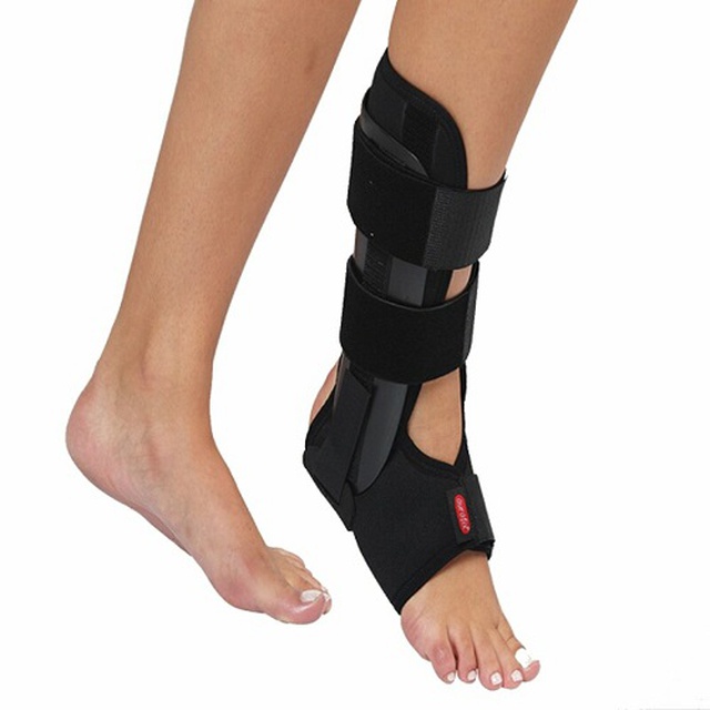 Купить фиксирующий голеностопный ортез, Aurafix 412, (Турция), черного цвета на сайте orto-med.com.ua