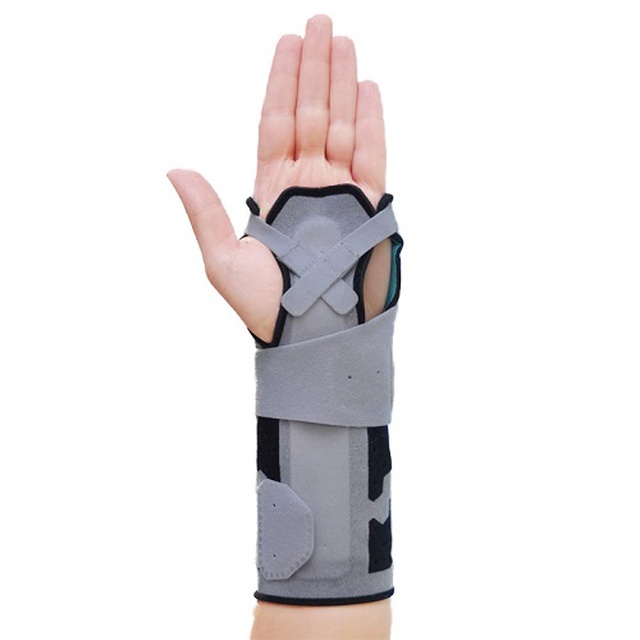 Выбрать бандаж на лучезапястный сустав Aurafix 616, Турция, серый на сайте Orto-med.com.ua