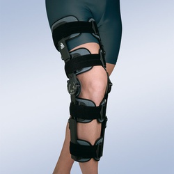 Купити армований ортез колінного суглоба з  регулюванням кута згинання 94260, Orliman, (Іспанія) на сайті orto-med.com.ua