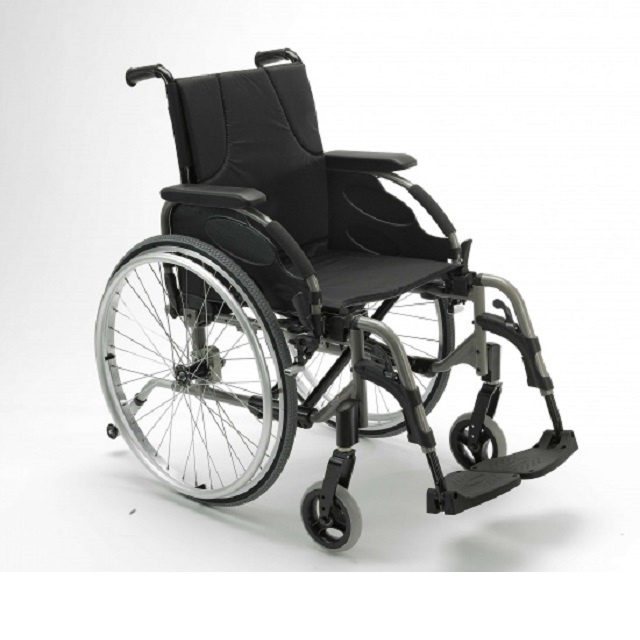 Замовити Полегшений інвалідний візок Invacare Action 4 NG HD, (Франція) на сайті orto-med.com.ua